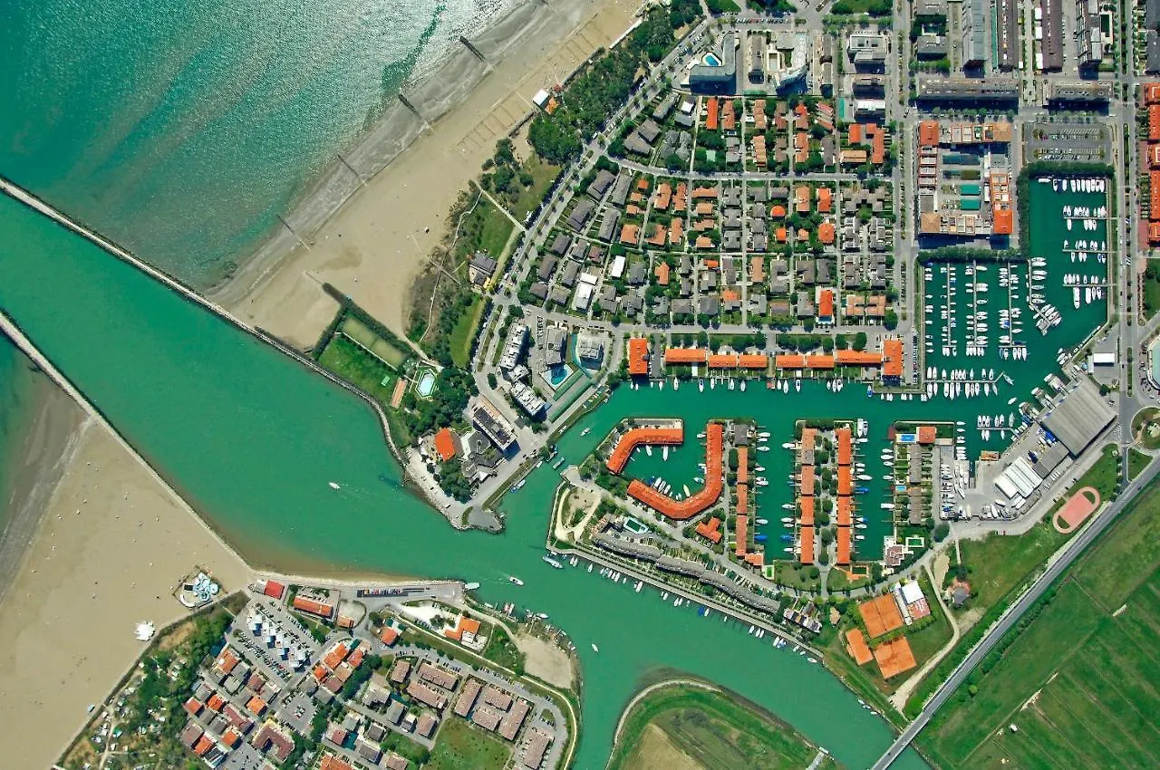 Modern Flat, 130M From The Sea With Shared Pool Apartment Porto Santa Margherita di Caorle