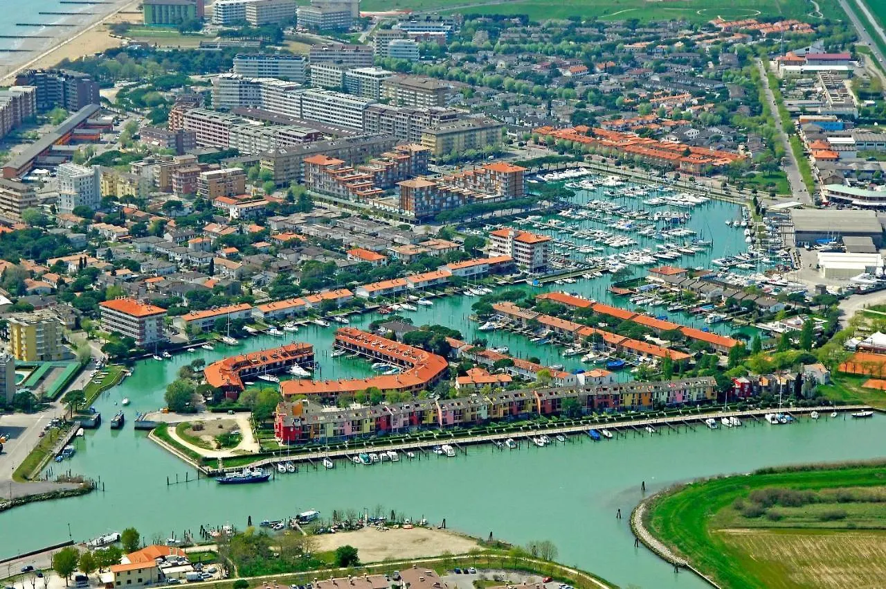 Modern Flat, 130M From The Sea With Shared Pool Apartment Porto Santa Margherita di Caorle 0*,