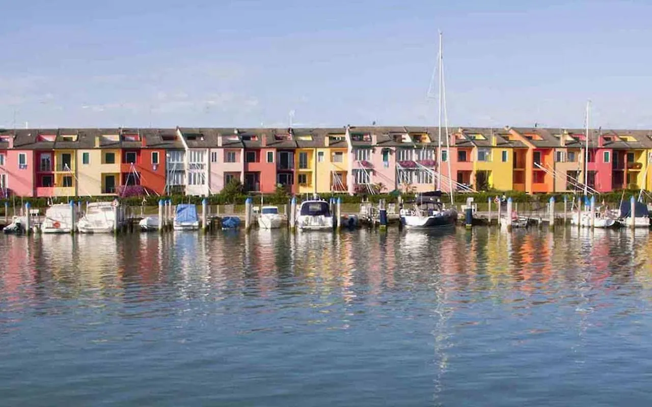 Modern Flat, 130M From The Sea With Shared Pool Apartment Porto Santa Margherita di Caorle