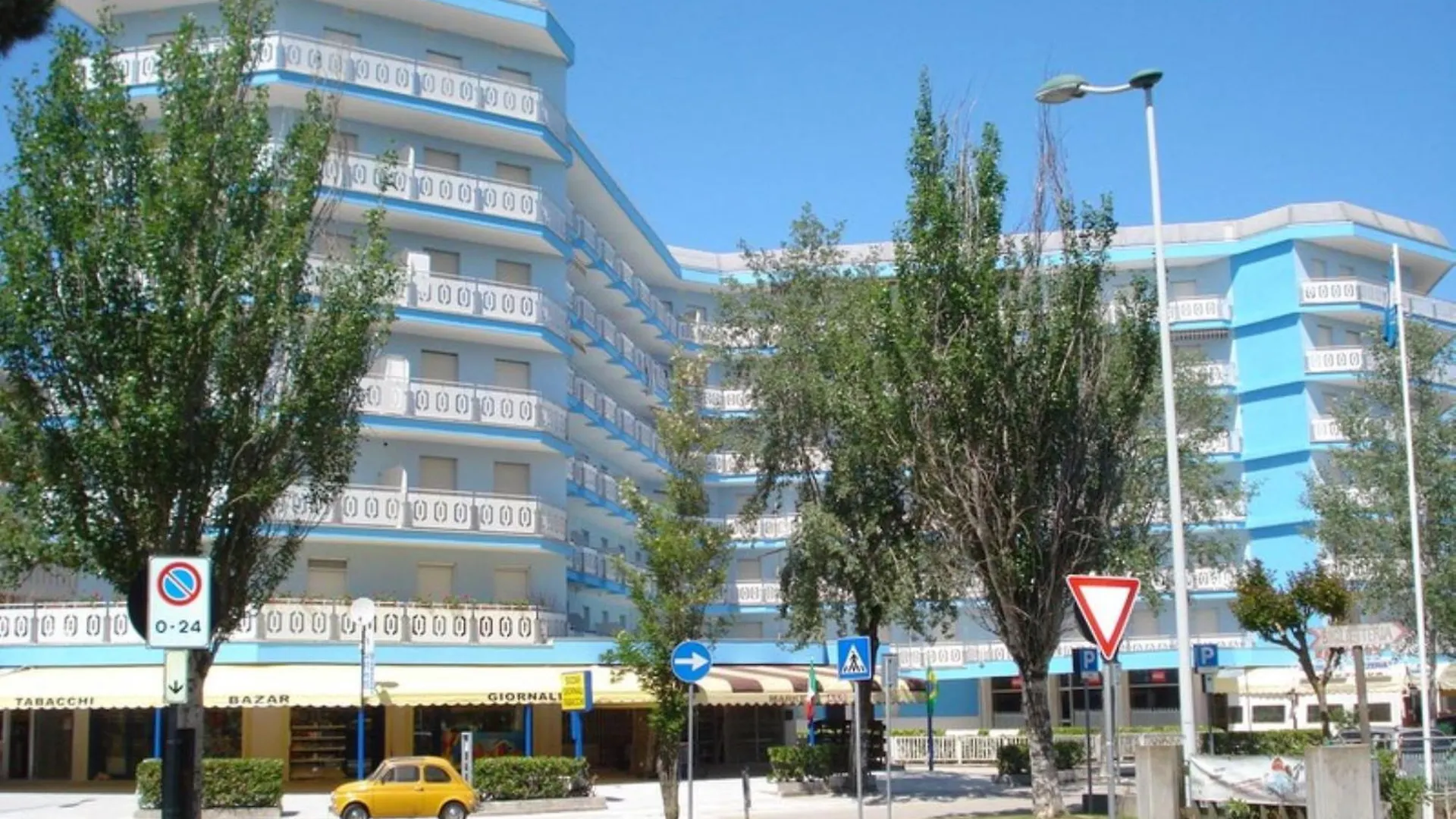 Modern Flat, 130M From The Sea With Shared Pool Apartment Porto Santa Margherita di Caorle Italy