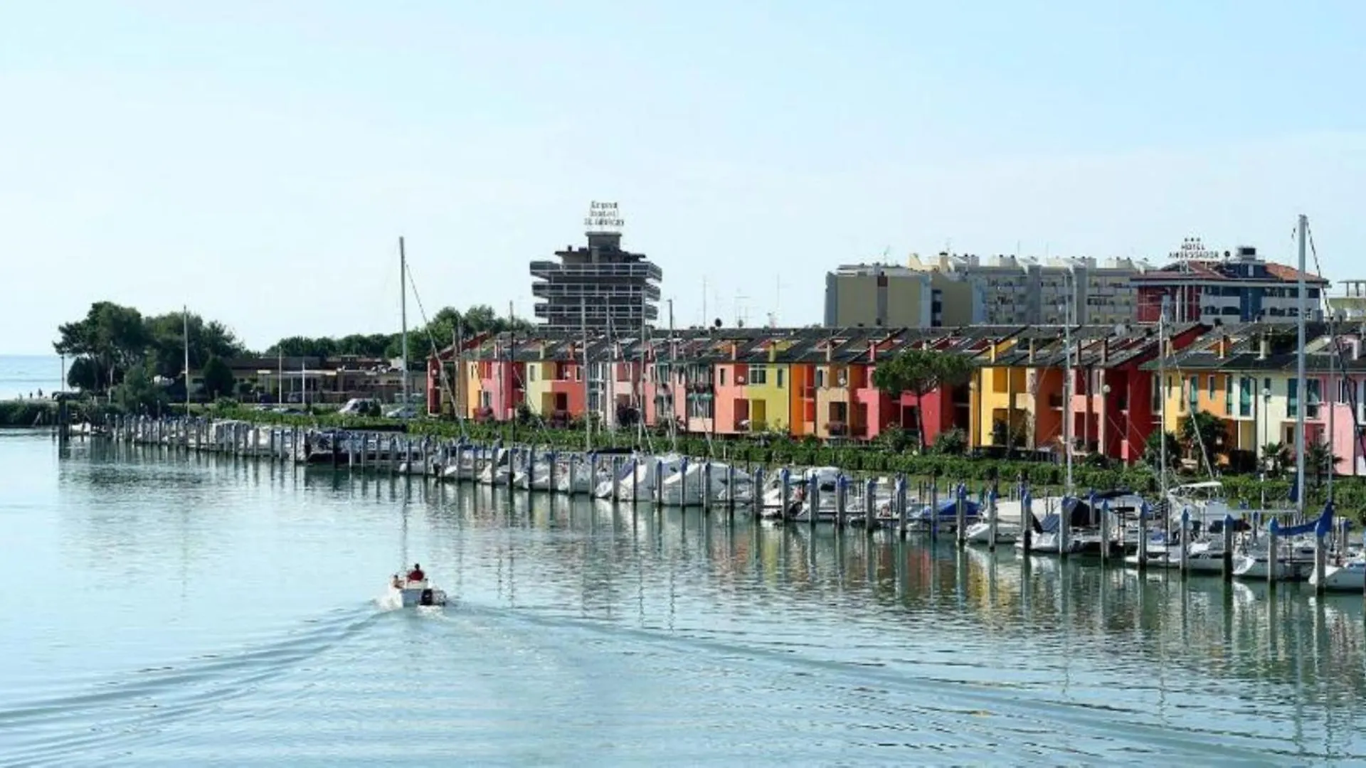 Modern Flat, 130M From The Sea With Shared Pool Apartment Porto Santa Margherita di Caorle